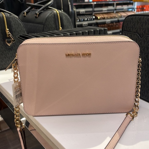 Michael Kors Jet Set Item Large East West Zip Crossbody Leather Powder Blush
NWT - Picture 11 of 16